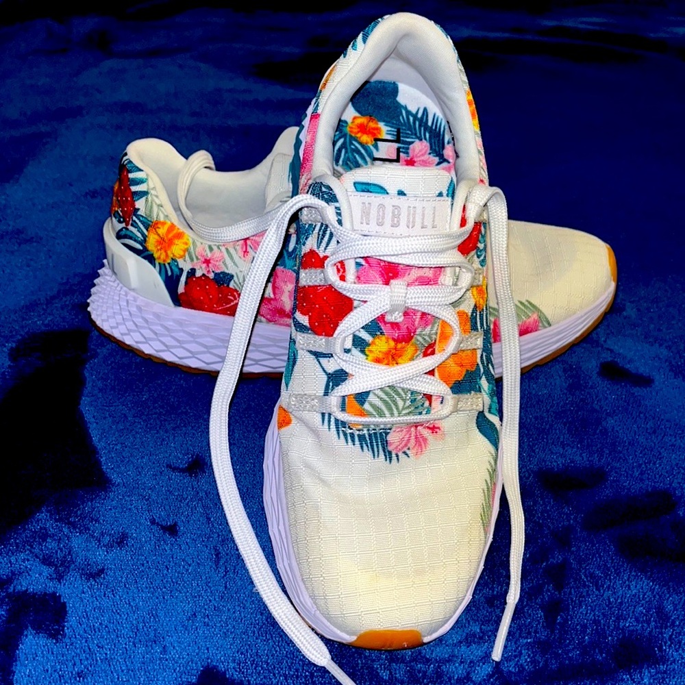 NOBULL Floral Ripstop Runners white/floral print sizes W6.5/M5
